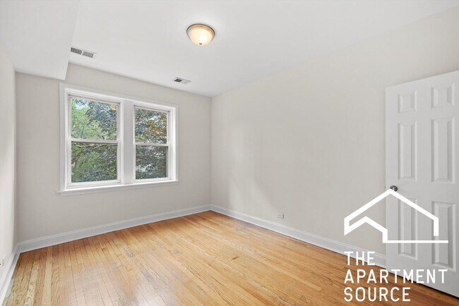 Foto del edificio - 3428 W Parker Ave