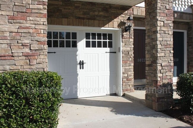 Building Photo - 8022 Goldenrain Way