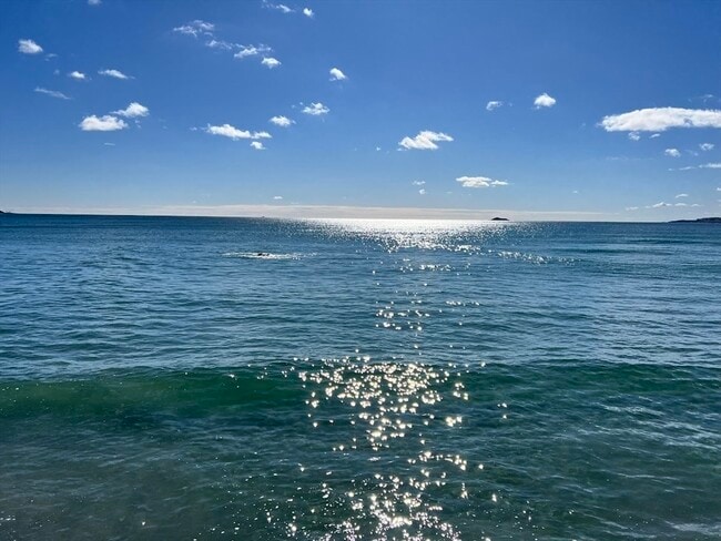 Building Photo - 300 Lynn Shore Dr