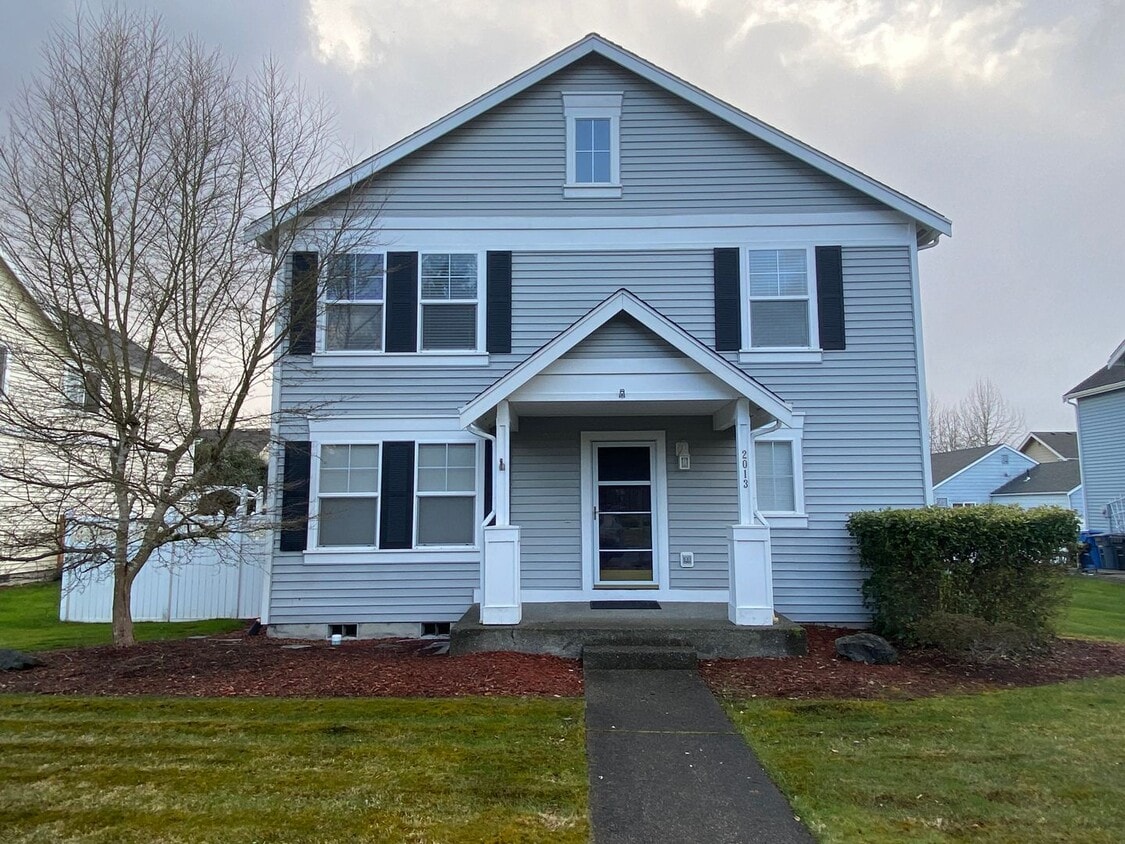 Primary Photo - Large Dupont Home ~ Northwest Landing Comm...