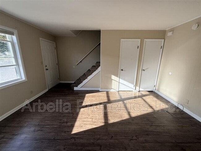 Building Photo - 1404 Bloomingdale Rd