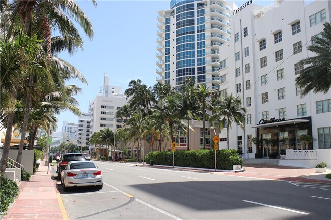 Building Photo - 3700 Collins Ave