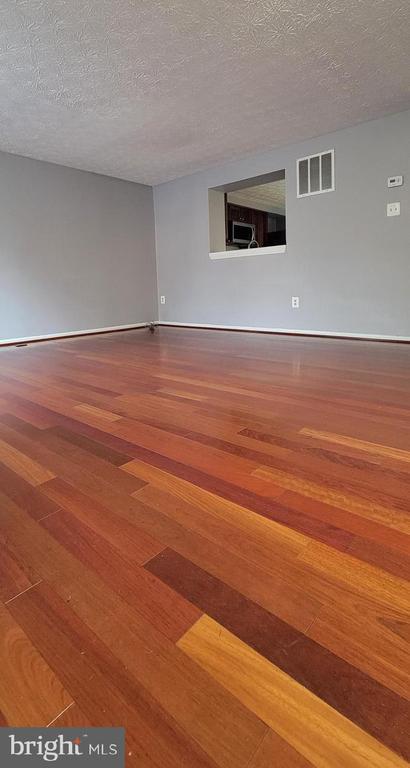 Foto del edificio - 15549 N Oak Ct