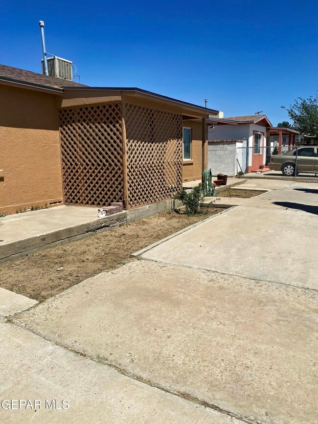 Building Photo - 7623 Corozal Dr