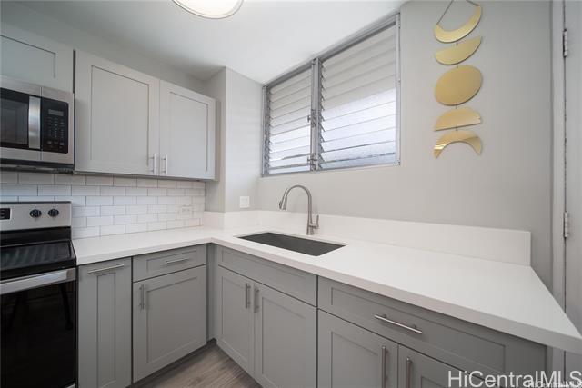 Building Photo - 1401 Lusitana St