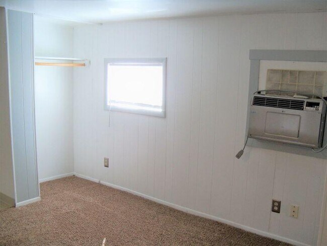 Building Photo - bedroom in Billings MT 59101