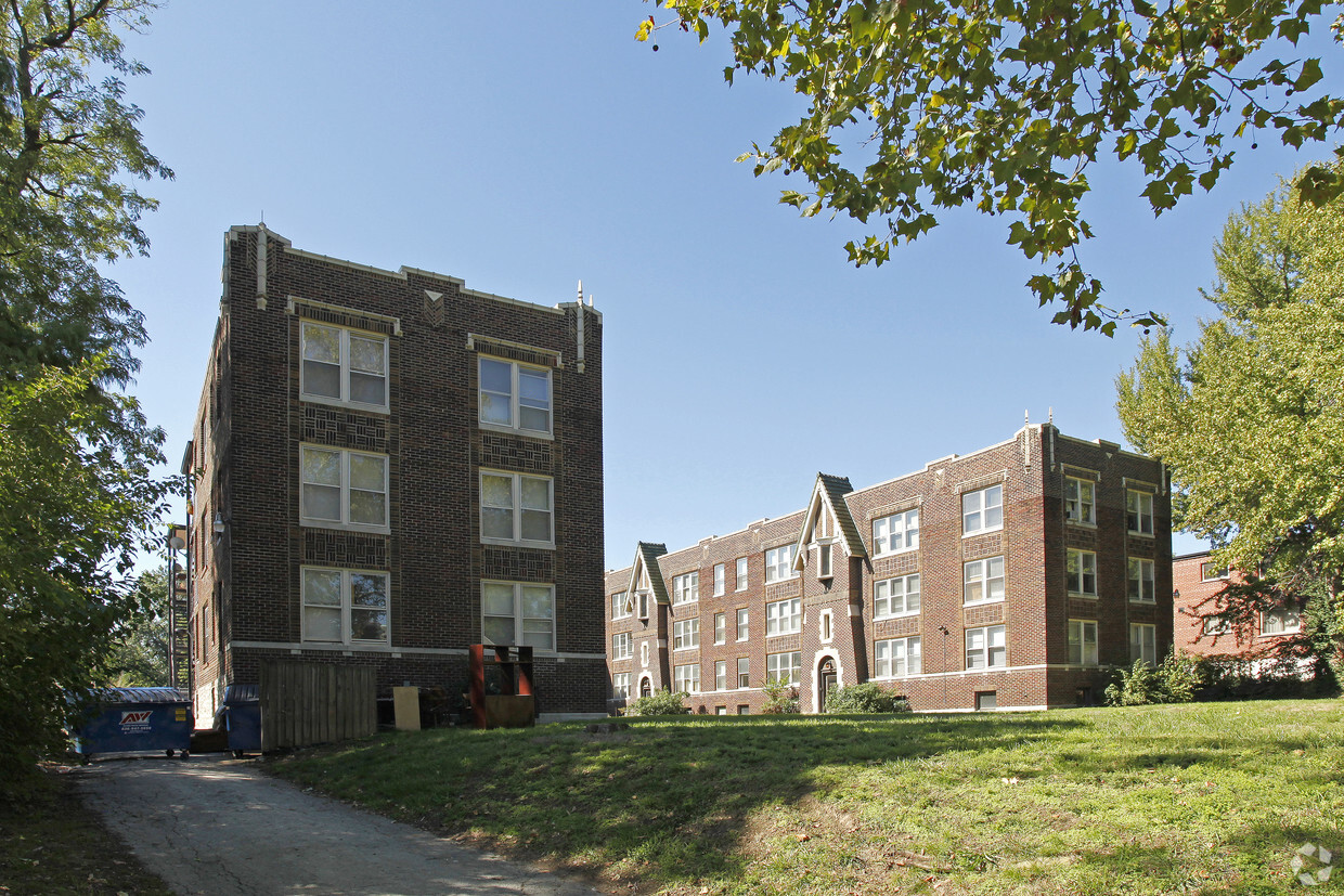 Primary Photo - Russell Arms Apartments