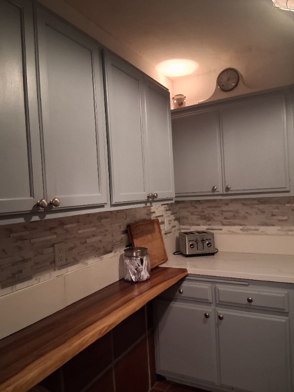 Foto del edificio - 864 Farr Ave