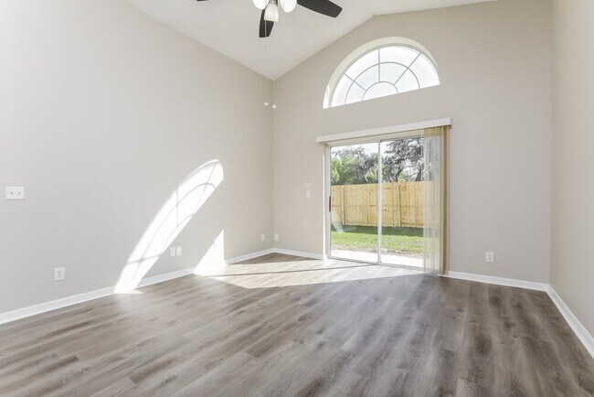 Building Photo - 2539 Titus Ct