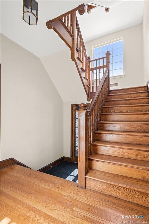 Photo - 4 Highland St (West Hartford, CT) Apartment