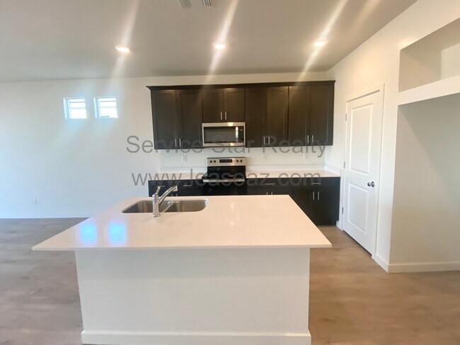 Foto del edificio - 18114 W Soft Wind Dr