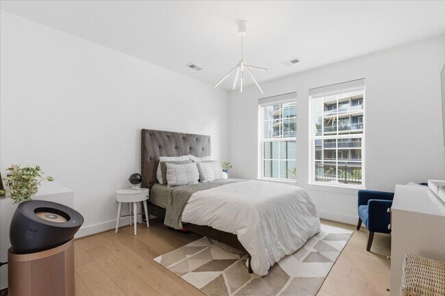 Foto del edificio - 1411 Key Blvd