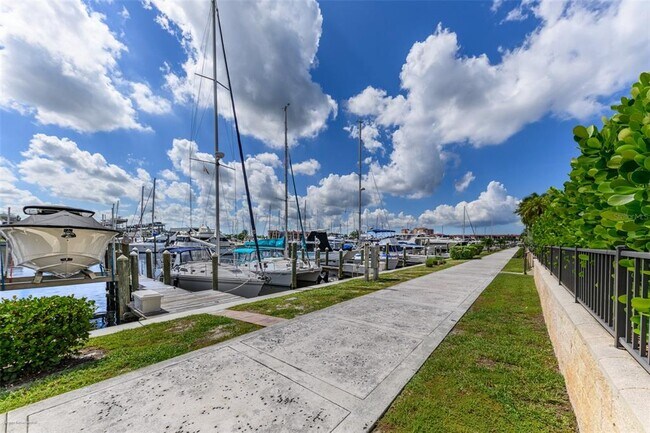 Foto del edificio - 3209 Sunset Key Cir