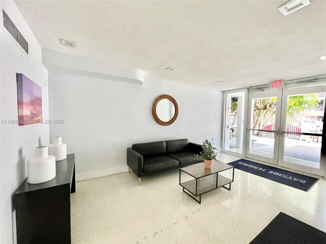 Foto del edificio - 1670 Bay Rd