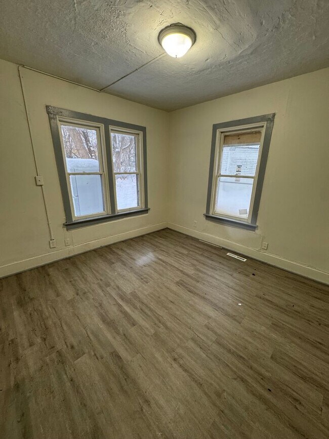 Foto del edificio - 2 Bed/ 1 Bath Apartment!