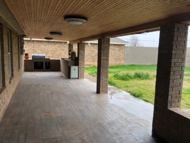 Building Photo - 5541 Medford Ct