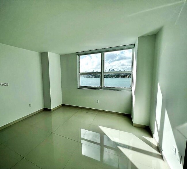Foto del edificio - 650 West Ave