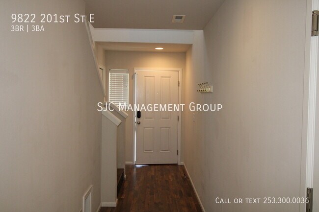 Foto del edificio - 9822 201st St E