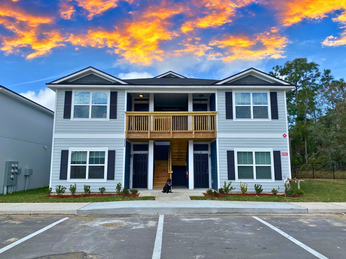 Primary Photo - Gorgeous 2BR/2BA Quad Unit for Rent in the...