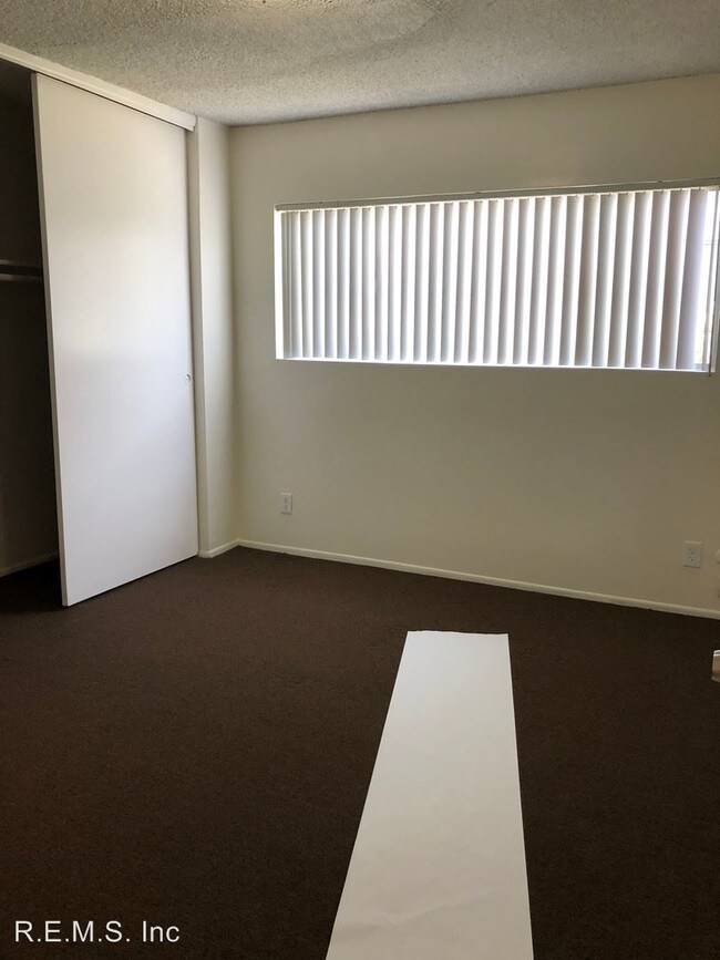 Foto del edificio - 1422-1430 W 225th St