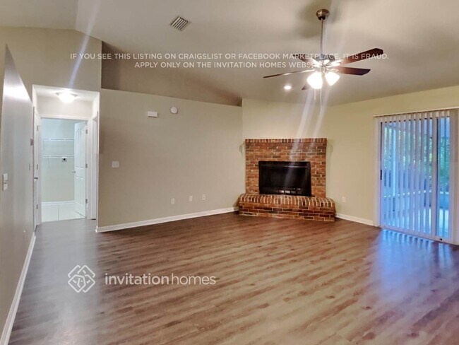 Building Photo - 607 Hamlet Ct