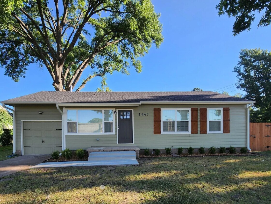 Foto principal - 1443 E 50th Pl