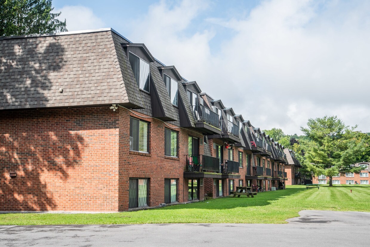 Braeside Apartments Apartments in Marcellus, NY