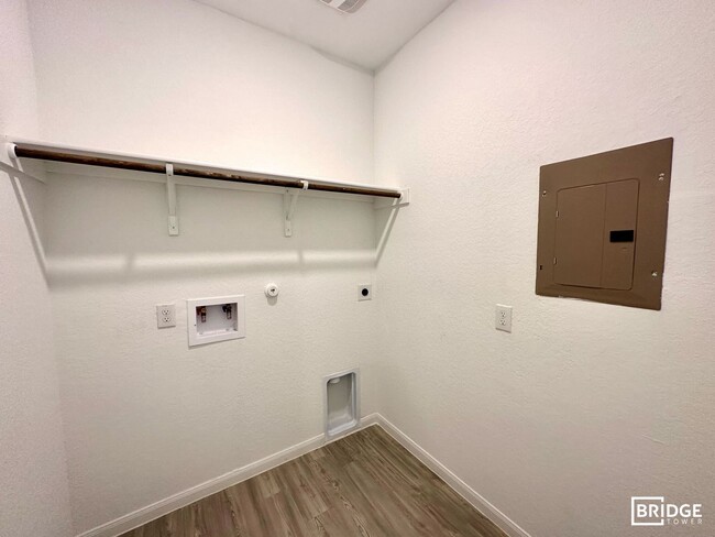 Building Photo - 1216 Treehouse Lane New Braunfels, TX 78130