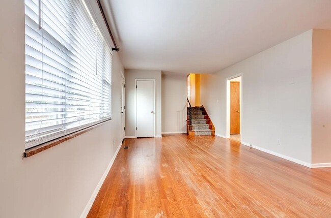 Building Photo - Beautiful 4 bedroom, 2 bath home for rent!