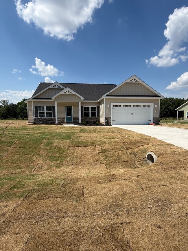 Building Photo - 407 Creeks Edge Dr