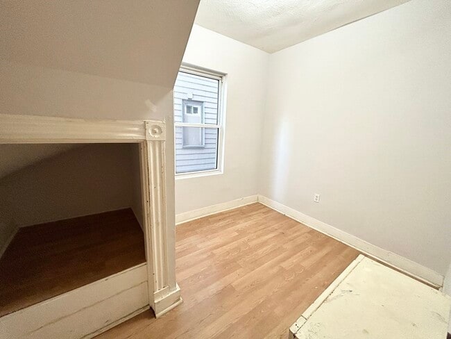 Building Photo - 18 Eastman St