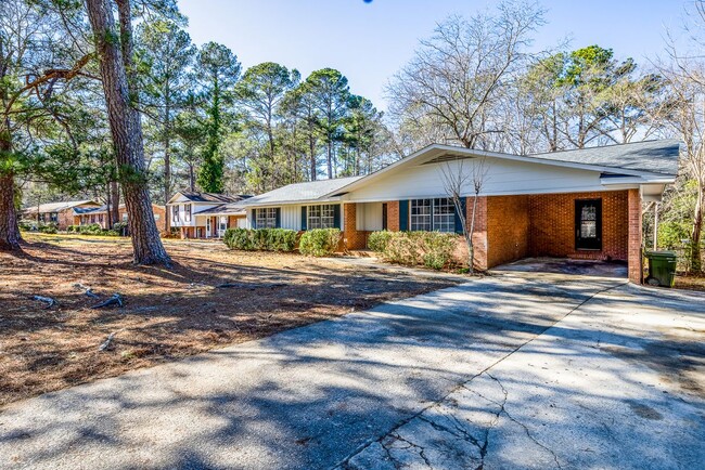 Building Photo - 1831 St Michaels Rd