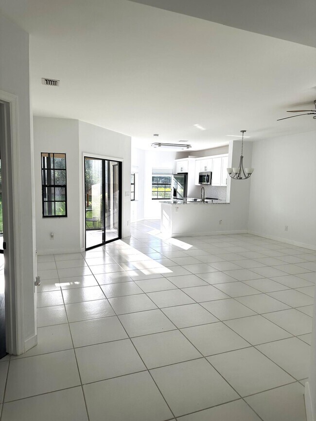 Foto del edificio - 6650 Montego Bay Blvd