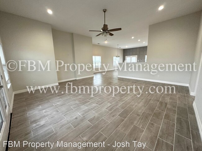 Building Photo - 3 br, 2 bath House - 1559 Carter Dr