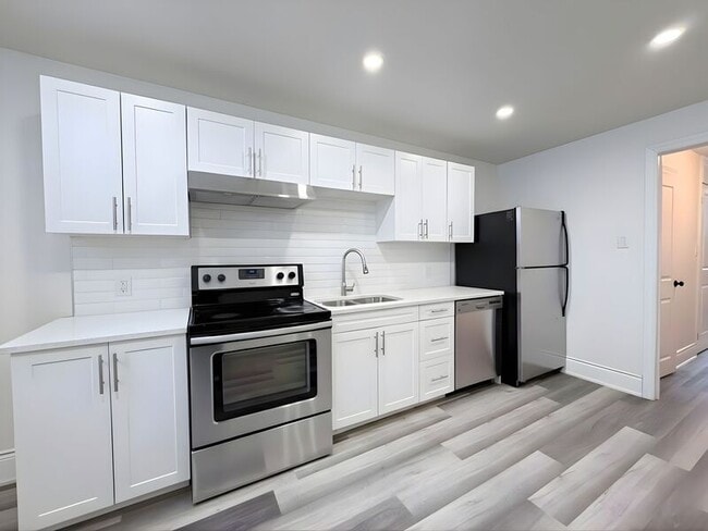 Photo du bâtiment - 220 Caroline St S