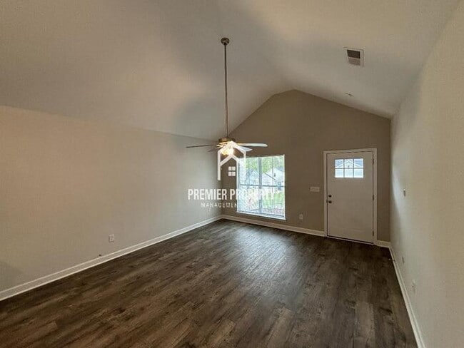 Building Photo - 225 Willow Ridge Ln - Available Now!