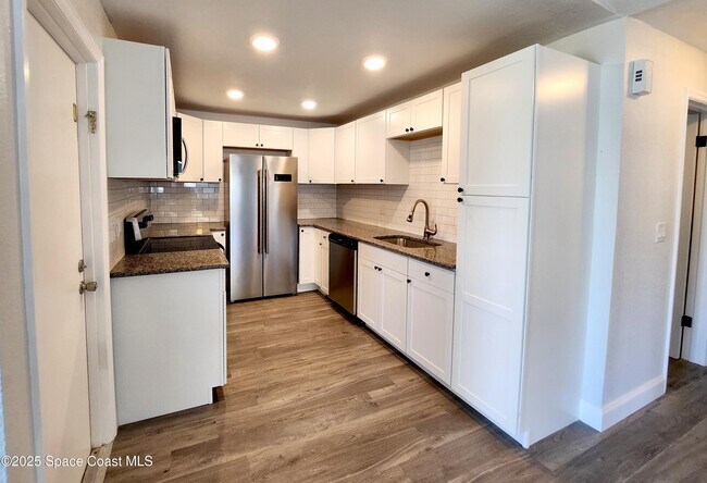 Building Photo - 122 Atlas Ln