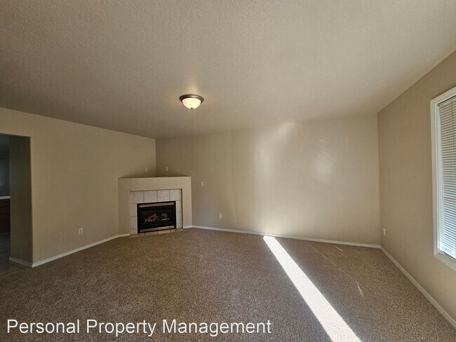 Building Photo - 3 br, 2.5 bath House - 17509 SE 16th Circle