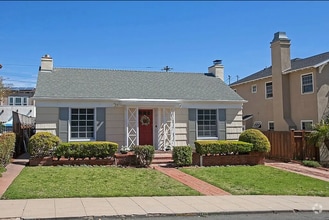 Building Photo - 3430 Dumas St