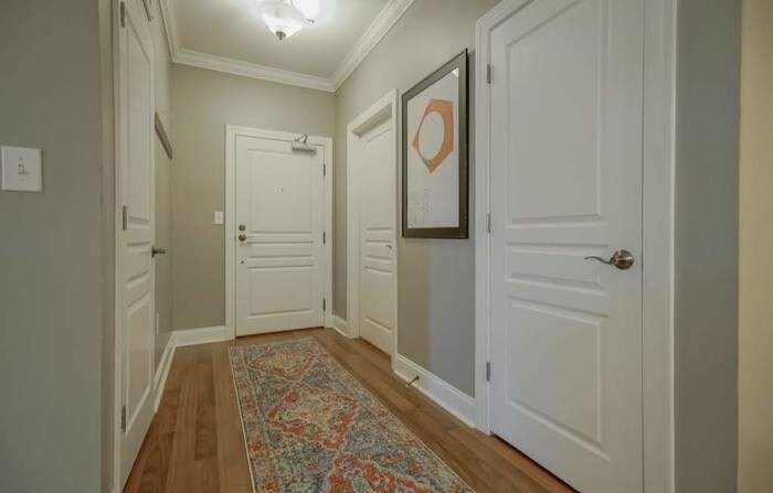 Foto principal - Downtown / Urban Living at Its Finest