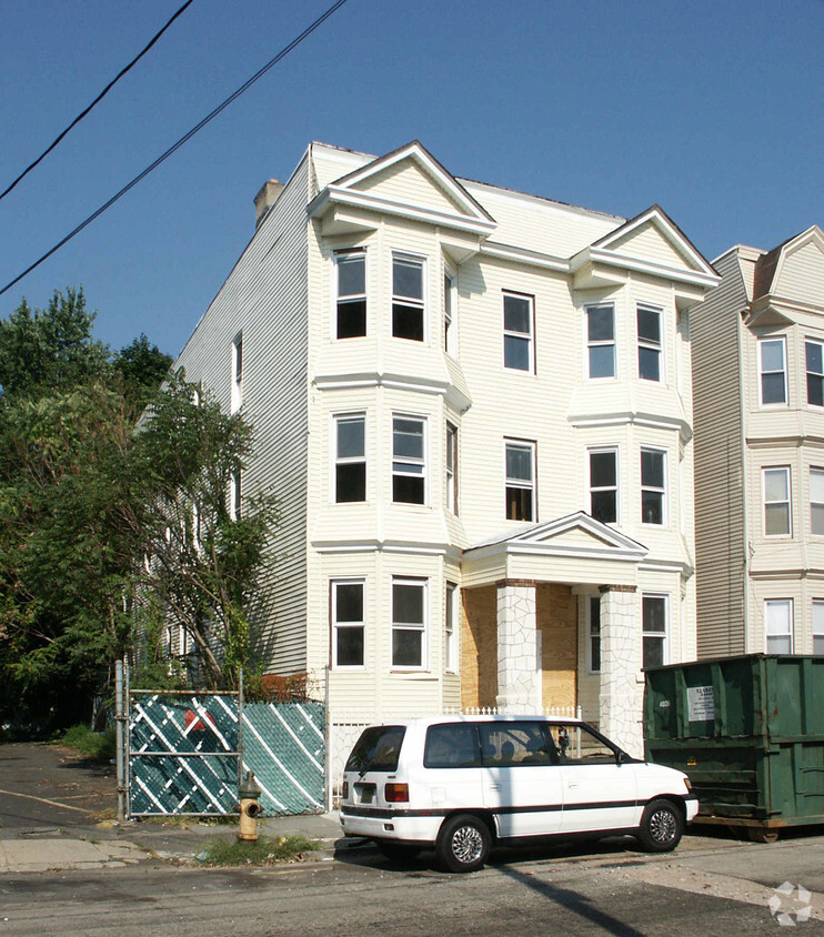 Primary Photo - 219 Chadwick Ave