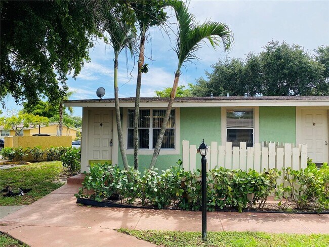 Building Photo - 7118 Southgate Boulevard Apt #7118, North ...