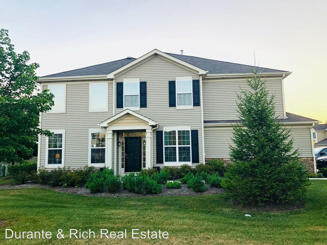 430 S Jade Ln, Round Lake, IL 60073 House Rental in Round Lake, IL