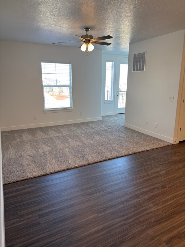 Building Photo - 6454 Pinnacle Peak Ln