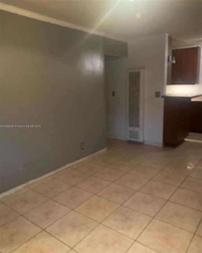 Foto del edificio - 5810 NW 12th St