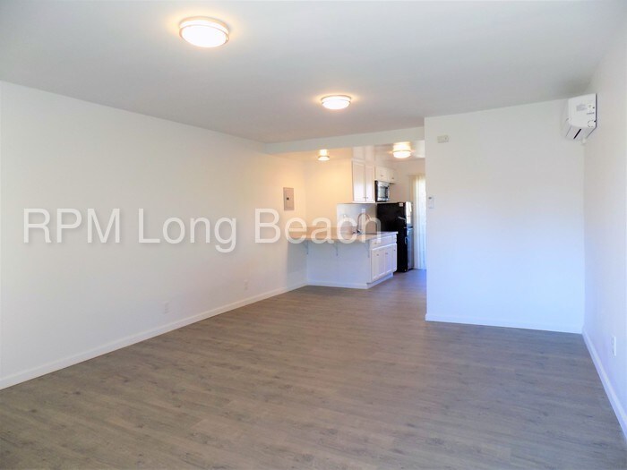 Primary Photo - 350 Tile Ave