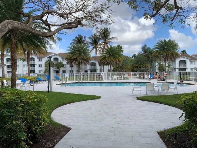 Foto del edificio - 2640 S University Dr