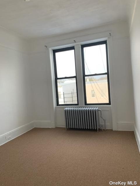 Foto del edificio - 68-37 Fresh Pond Rd