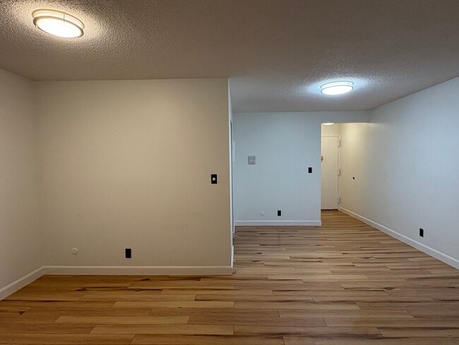 Building Photo - 392 S Main St