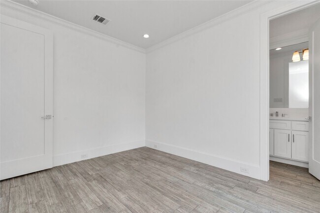 Foto del edificio - 5735 Winsome Ln